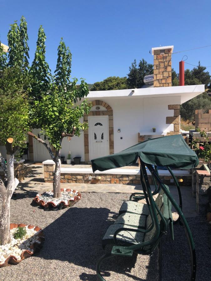 Jimmy, Pilona Village * Vlicha (Rhodes)